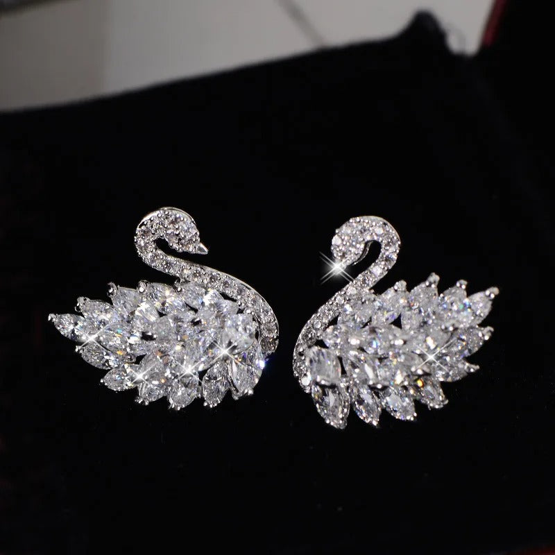 legant Rhinestone Black Swan Earrings For Women Korean Fashion Zircon Swan Bird Animal Earrings Lady Party Jewelry Girls Gift